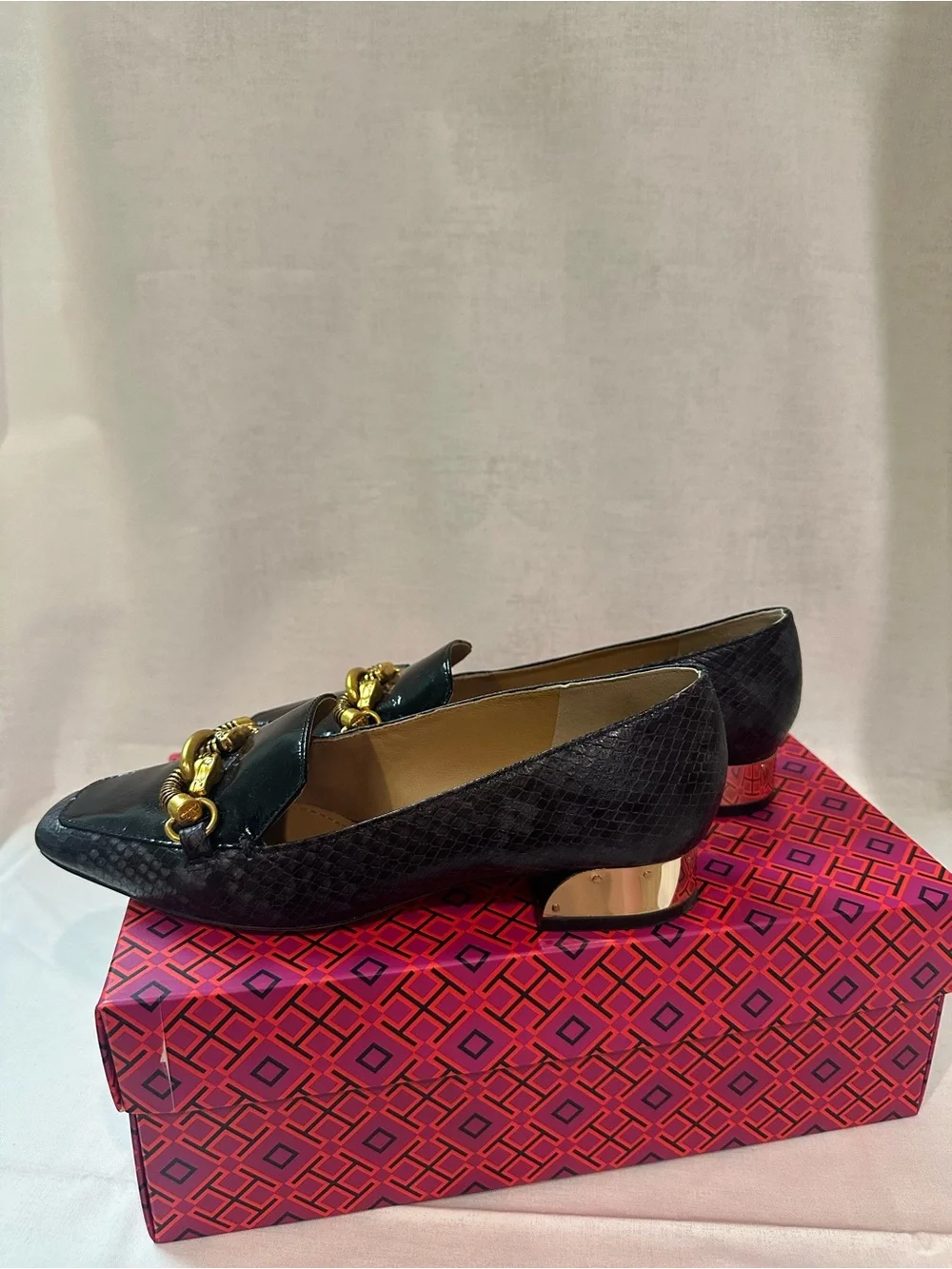 Tory Burch Jessa Loafer Stamped Snake Printed Leather Size 6.5